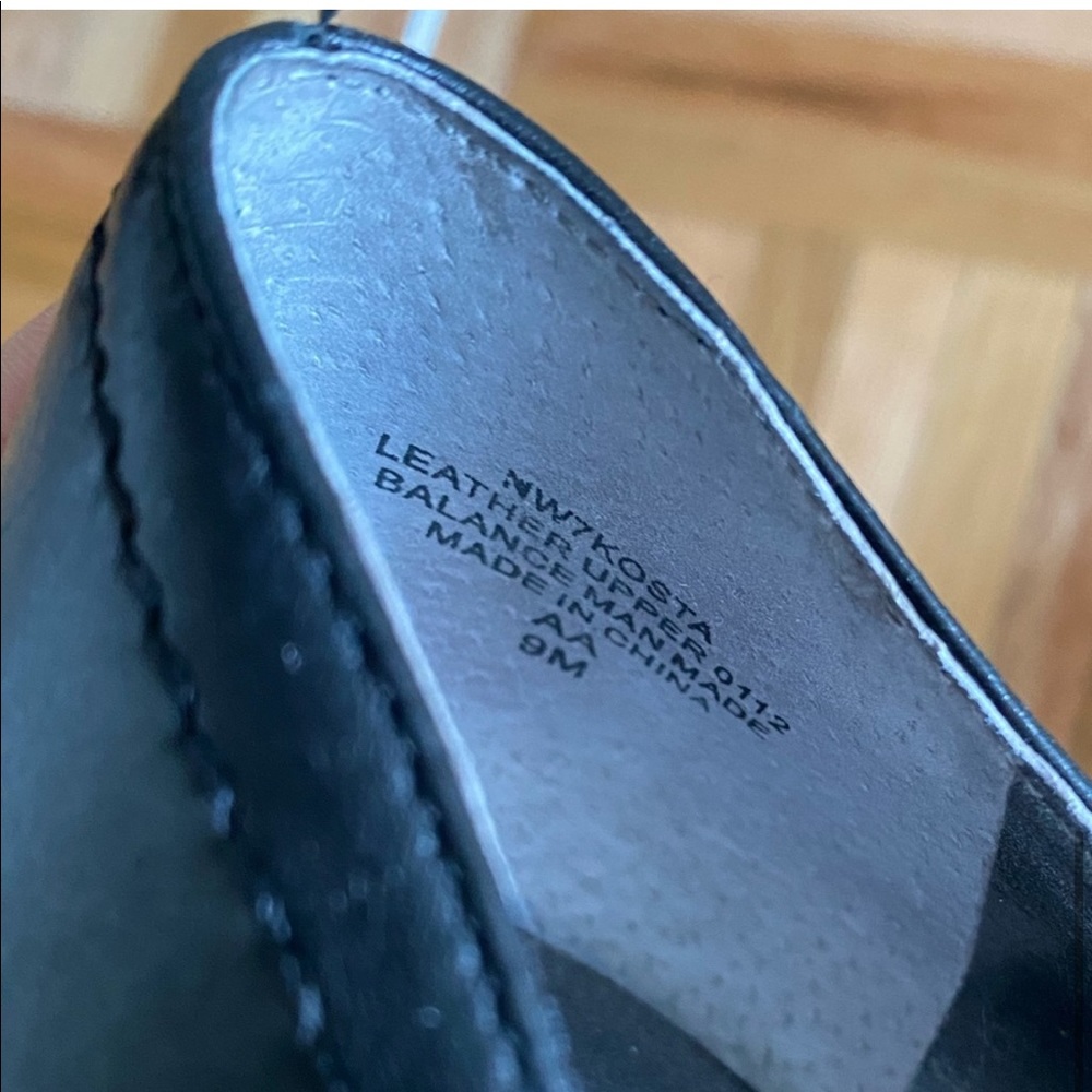 Nine West Women’s shoes
Size 9
Minor damage inside the sole only.. - Picture 4 of 10